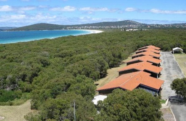 Emu Beach Chalets 