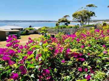 Fareview Beach House in Emu Bay