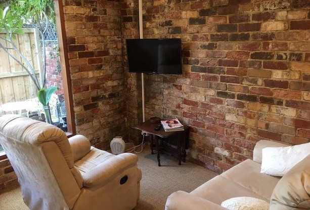 Gorgeous studio 2 minutes from the heart of Subiaco