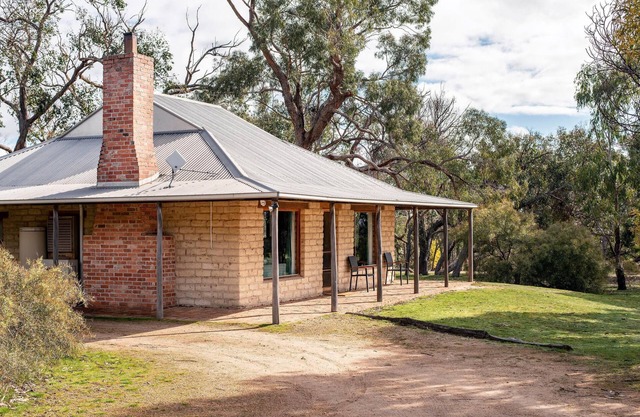 Grampians Pioneer Cottages Halls Gap 