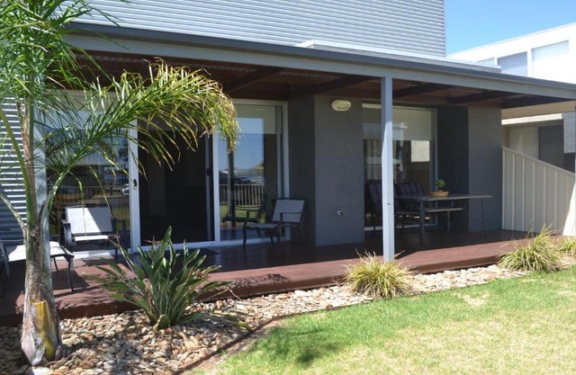 Grange Water View Yarrawonga