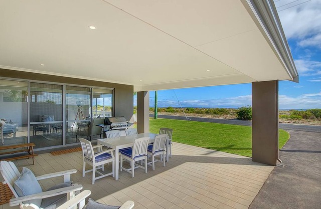 Into the Blue - Busselton Beachfront