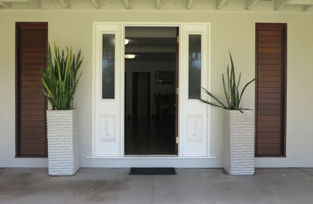 Island Adventure Holiday House