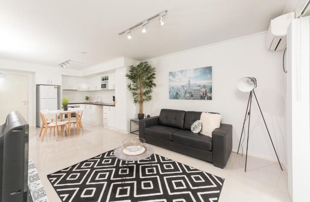 Lakeview Suite 05