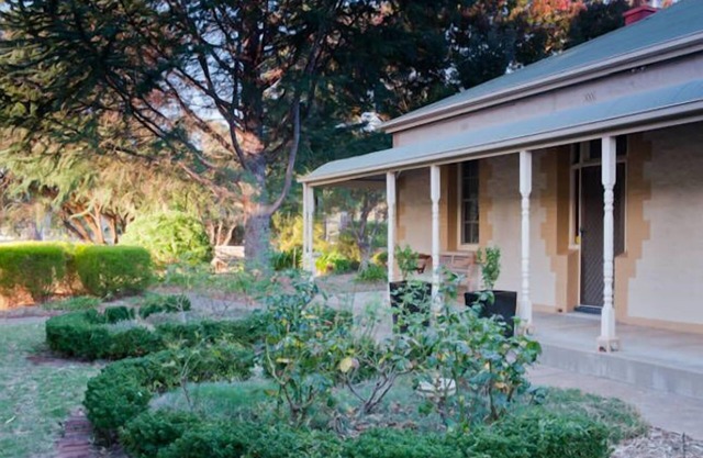 Linfield Cottage 