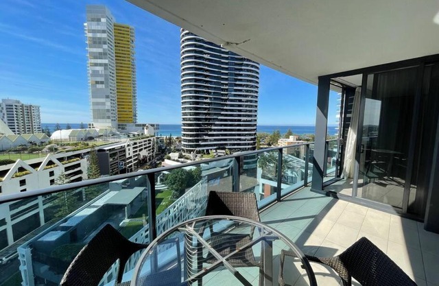 Luxury Oracle Central Broadbeach 906