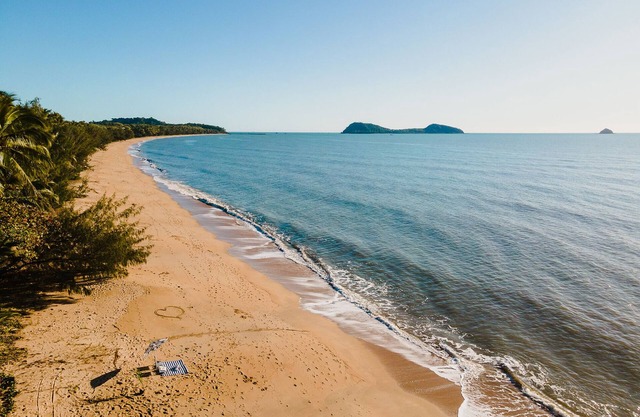 Palm Cove Clifton Beach 