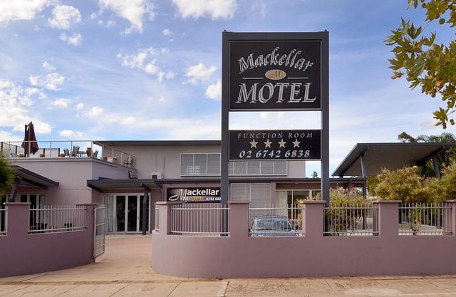 Mackellar Motel