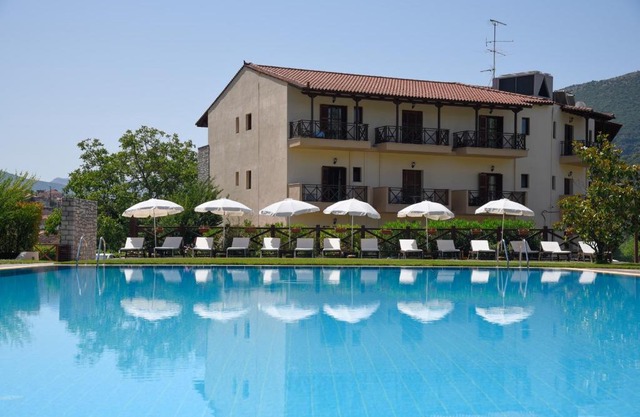 Mont Helmos Hotel 