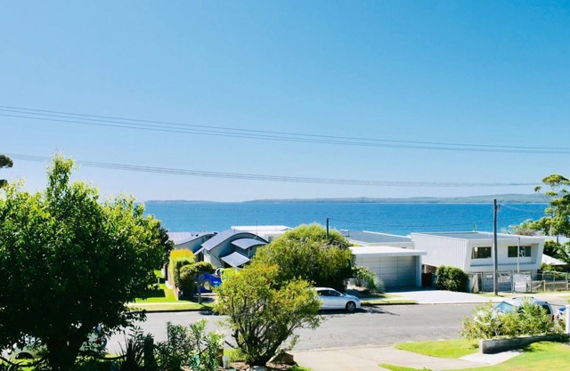 Hyams Beach Sundays Peak Season 