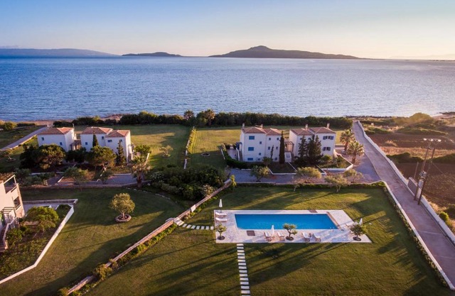 Neapoli Villas 