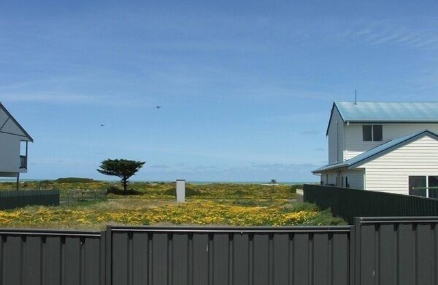 Newell - Family Accomodation-By The Beach