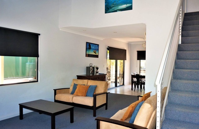 Ningaloo Breeze Villa 8 - 3 Bedroom Fully Self-Contained Holiday Accommodation