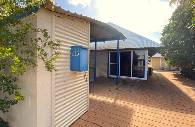 Osprey Holiday Village Unit 115 - Villa with a Pool in the Complex