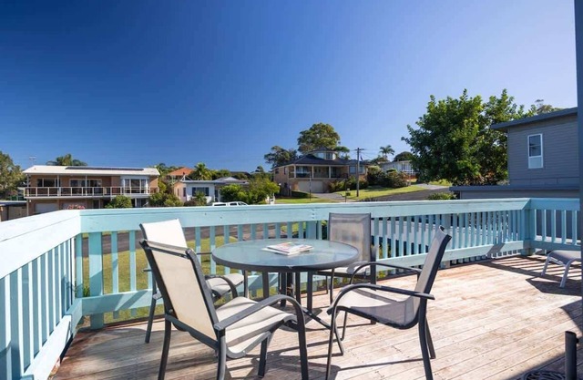 Retro Beach House Sum