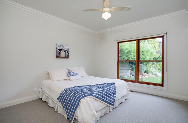 Sant'anna - Lovely family home with multizones to unwind, walk to the beach and famous café strip