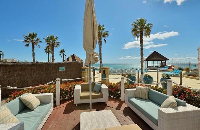 Sea Side 411
