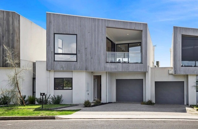 Seaside Style - Modern Coastal Retreat with Ocean Views