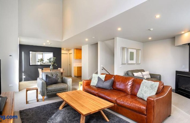 Snow Stream Apartments