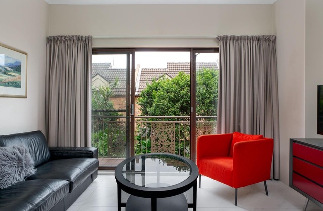 Spacious 3-Bed Townhouse in Stylish Balmain