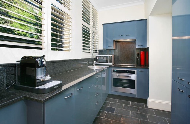 Spacious Executive 1BR Potts Point Apartment in Quiet Cul-de-Sac