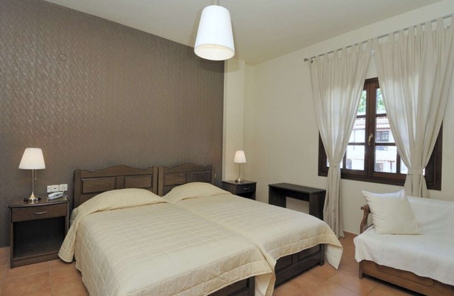 Standard room first floor for 2 adults+1 child pool view #2 in Kala Nera