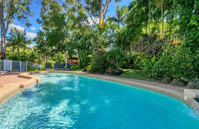 Superior Seaview 1 Bedroom Apartment With Seaview's
