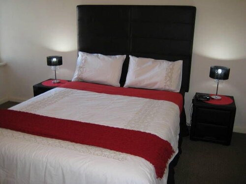 The best location in Perth- 2 Bedroom Apartment close to OPTUS STADIUM -