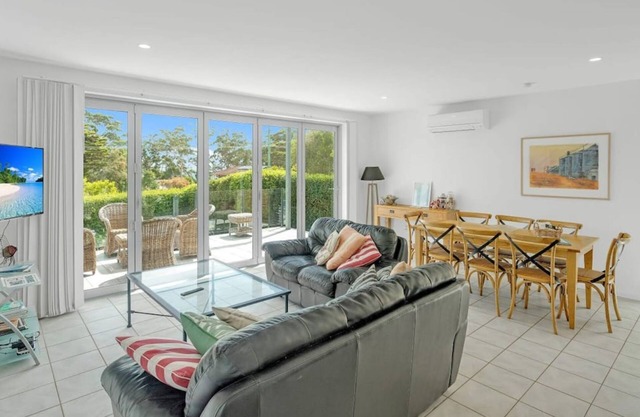Vincentia Style - Only 150m to the Beach - Free Wifi & Chrome Cast