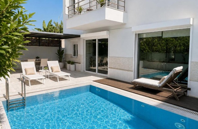Greek Villa Sunrelax Jacuzzi 