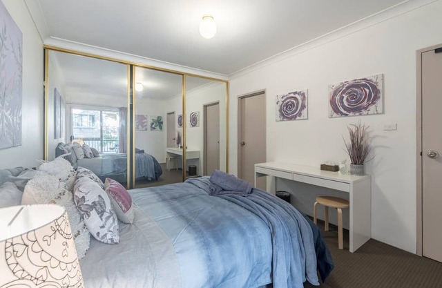 Westmead ModernHome 2bedRM 2Sofabed 2bath Sleeps 8