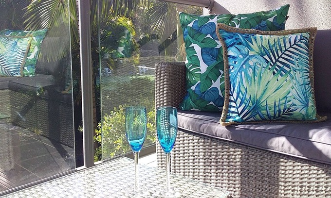 Rainbow Beach Apartment | 1 BEDROOM MODERN APARTMENT SLEEPS UP TO 4 PEOPLE.