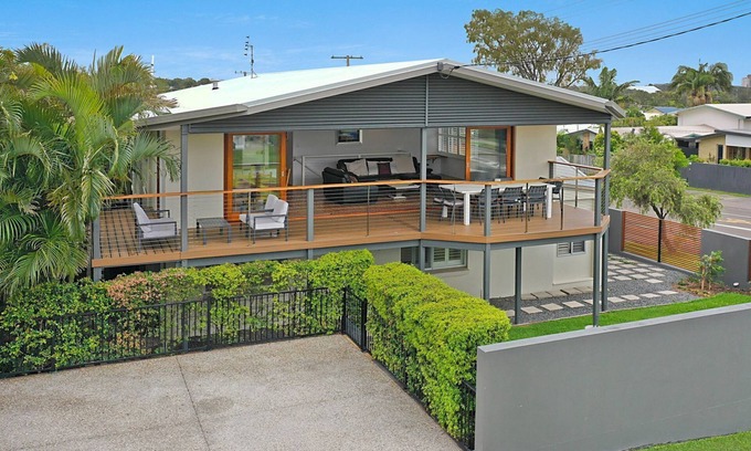 Battery Hill House | 1 Rowell Street Battery Hill QLD