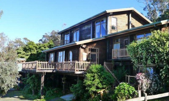 Lakes Entrance Bed & Breakfast | 100 m² Bed and breakfast ∙ 2 bedrooms ∙ 6 guests