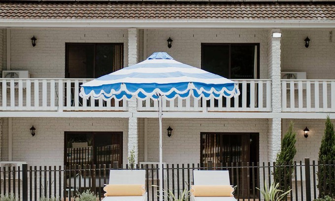 Jamberoo Hotel | 100 m² Hotel ∙ 7 guests