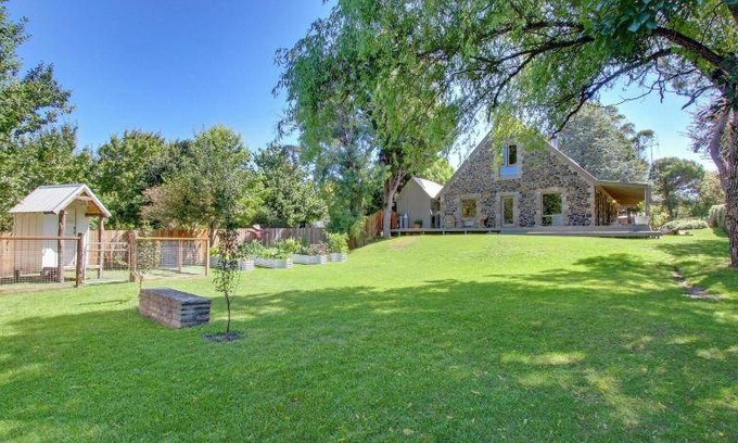 Berridale House | 100 m² House ∙ 4 bedrooms ∙ 8 guests