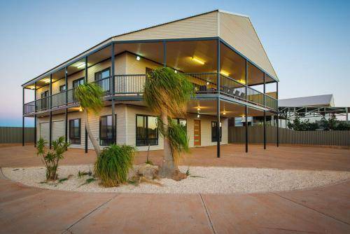 Exmouth House | 100 m² House ∙ 7 bedrooms ∙ 12 guests