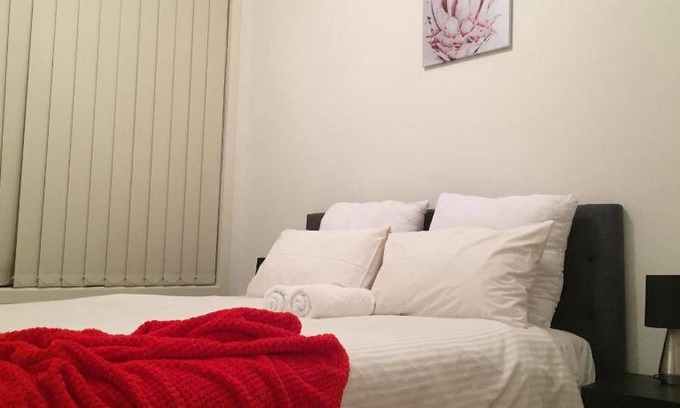Athol Park Apartment | 120 m² Apartment ∙ 3 bedrooms ∙ 6 guests