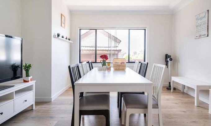 Lidcombe House | 120 m² House ∙ 5 bedrooms ∙ 10 guests