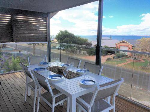 Kingscote House | 150 m² House ∙ 3 bedrooms ∙ 8 guests