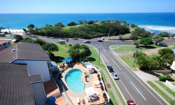 Coolum Beach Apartment | 168 m² Serviced apartment ∙ 3 bedrooms ∙ 6 guests