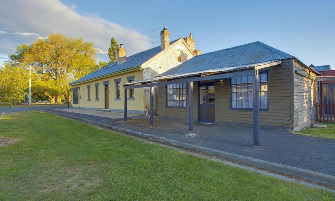 Bothwell House | 180 m² House ∙ 4 bedrooms ∙ 12 guests