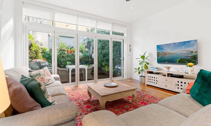 Newtown House | 183 m² House ∙ 3 bedrooms ∙ 6 guests