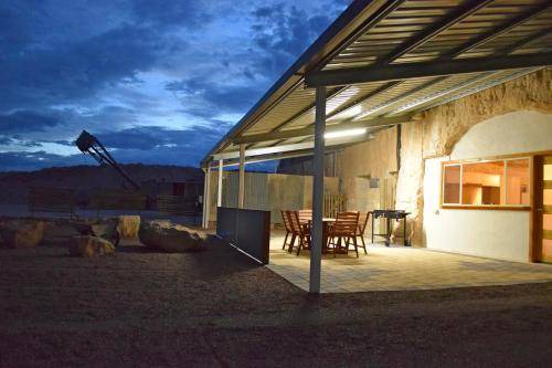 Coober Pedy Bed & Breakfast | 200 m² Bed and breakfast ∙ 3 bedrooms ∙ 6 guests