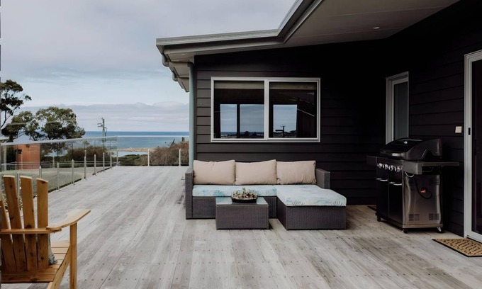 Bicheno House | 200 m² House ∙ 2 bedrooms ∙ 4 guests