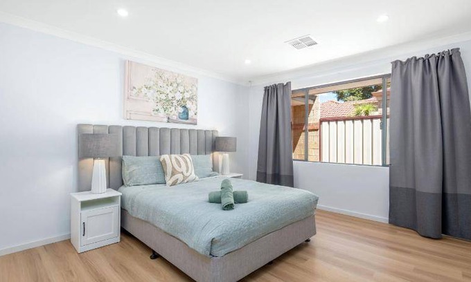Bateman House | 200 m² House ∙ 4 bedrooms ∙ 8 guests