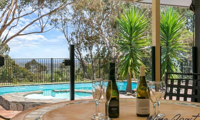 Willunga South House | 200 m² House ∙ 3 bedrooms ∙ 6 guests