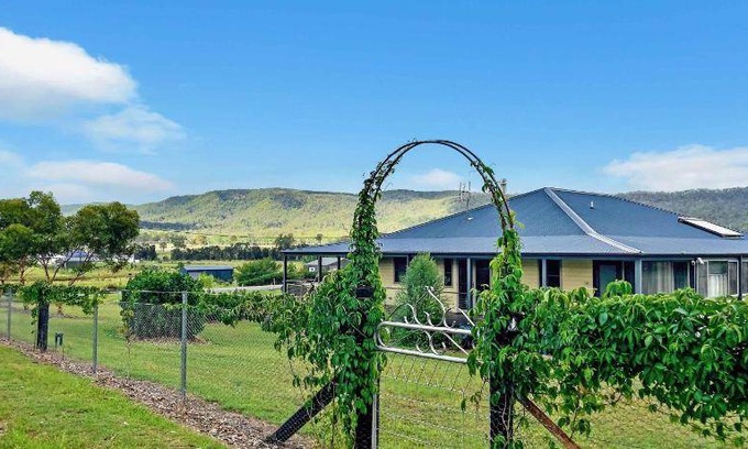 Millfield House | 210 m² House ∙ 4 bedrooms ∙ 8 guests
