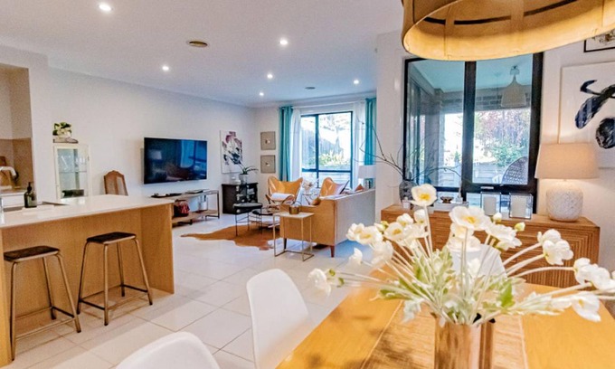 Wantirna South House | 210 m² House ∙ 4 bedrooms ∙ 7 guests