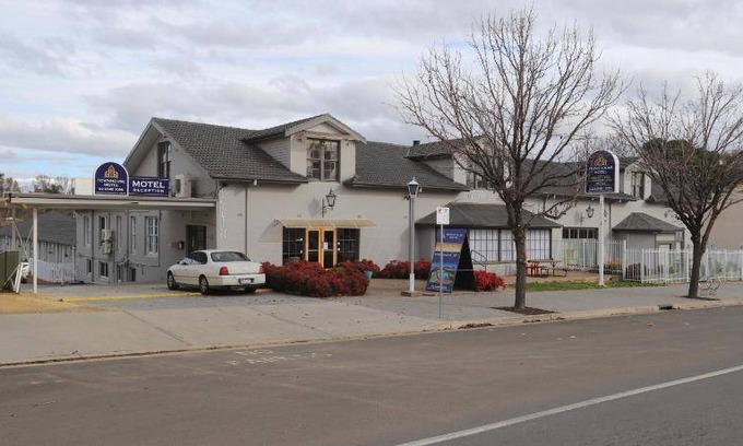 Cowra Hotel | 24 m² Hotel ∙ 10 guests